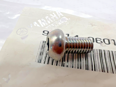 Yamaha BOLT, BUTTON HEAD(3JP) 92014-06012-00 OEM NEW