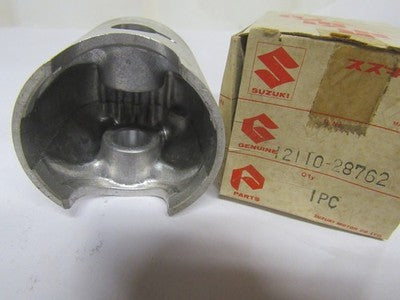 NOS NEW ORIGINAL OEM SUZUKI PISTON 1975 RM125 1974 TM125 12110-28762