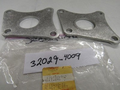 NOS OEM  Kawasaki KDX250 Engine Mount Brackets NEW   32029-4009