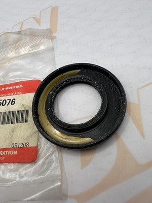 NOS Suzuki OEM Oil Seal 90-95 DR650 85-86 LT250 97-99 LT300 09283-25076