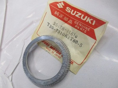 NOS OEM Suzuki Bulb Clamp B100 T20 TC250 T200 1966-1969 35178-11610