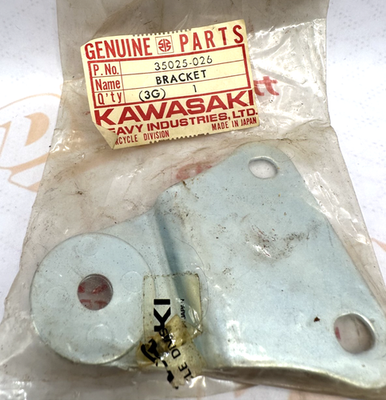 Kawasaki NOS NEW P# 35025-026 Rear Fender Bracket F7 175E Enduro