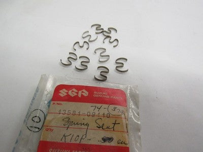 SUZUKI k10p t125  RV90 CARB NEEDLE STOP CLIP NOS 13581-09110