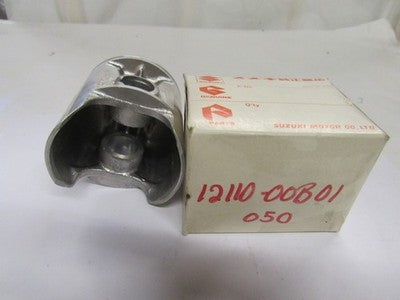 NOS NEW OEM ORIGINAL SUZUKI 1986 RM250  2BD OVER SIZE PISTON 12110-00B01-050