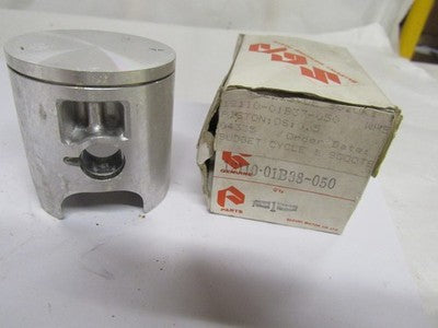 NOS GENUINE SUZUKI PISTON  2ND OVER SIZE RM 125  H J 1987-1988  12110-01B38-050