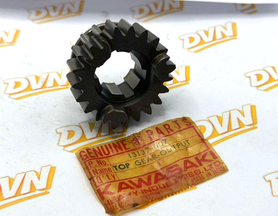 Kawasaki 13137-007 OEM Top Gear Output Shaft. 21t. Fit Kawasaki A1 A1SS A7 A7SS