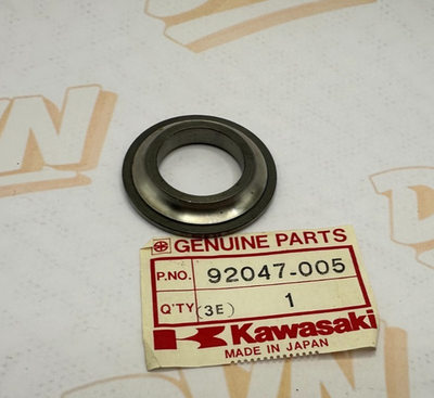 NOS Kawasaki F6 F7 KE100 G5 D1 MC1 C2TR Upper Cone Bearing 92047-005