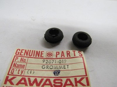 Kawasaki NOS NEW 92071-019 Harness Grommet 10mm Z1 W1 W2 A1 A7 C2 EN EX F3 F4 F5