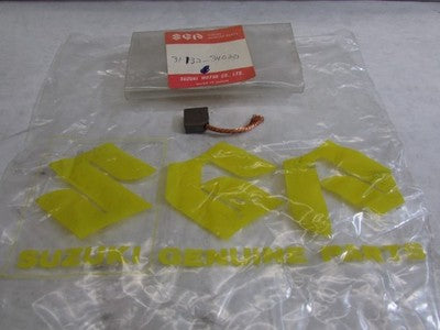 NOS Suzuki GT550 1972-1977 Starter Brush # 31132-34020