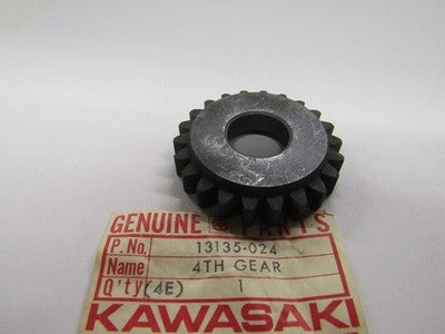 NOS Kawasaki Output Shaft 4th Gear KD125 KE125 KS125 13135-024