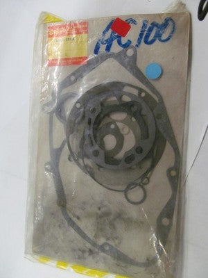 NOS Suzuki A100 AC100 nos engine gasket set 1968-1970   10000-12814 10001-12814