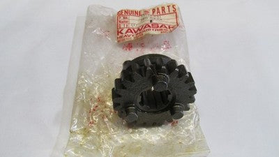 NOS KAWASAKI 1973-1975 F11 DRIVE SHAFT 3RD GEAR PART# 13132-031