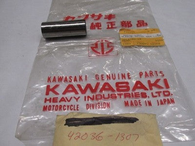 OEM KAWASAKI 1993 1994 1995 1996 KLX650 KX125 KX250 SWING ARM SLEEVE 42036-1307