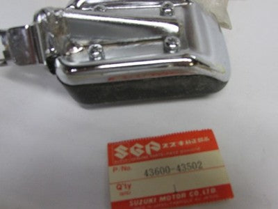 NOS OEM SUZUKI FRONT LH FOOTREST Assembly  '83 '84 '85 GS500 1983-86 43600-43502
