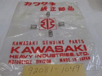NOS OEM KAWASAKI Z1-R KZ550 SPRING 92081-1049   SOLD AS 4