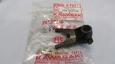 KAWASAKI F11 250 F11M 1973 75 FORK SELECTOR SHIFT FORK 4th NOS OEM 13140-04