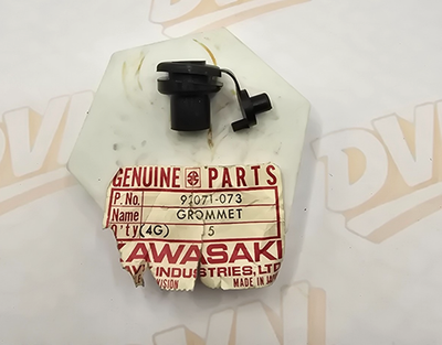1971-1975 Kawasaki F7 Carburetor Grommet NOS 92071-073 175