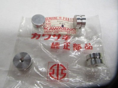 Kawasaki NOS NEW 92066-052 Cylinder Head Plug KZ KZ750 CSR LTD  sold as 4