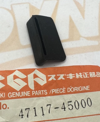 NOS Suzuki 47117-4500TS100 TS125 TS185 TS250 OEM Frame Cushion Cover