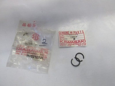 Kawasaki G3SS G3TR G4TR G5 MC1 KD80 Circlip 92033-014 NOS  SOLD AS 2