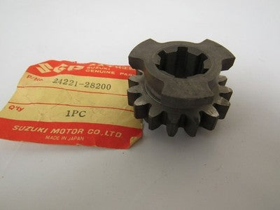 Suzuki RV125,TC125 1973-1977  nos oem 2nd gear drive p.n 24221-28200