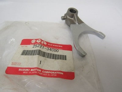 Suzuki TC185 1974-77   Nos Shift fork # 2 p.n 25221-34C00