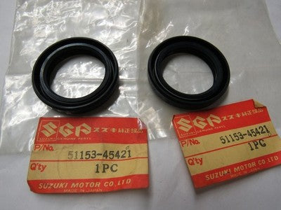 SUZUKI  GT500   1976 1977  FRONT FORK OIL SEAL OEM NOS 51153-45421