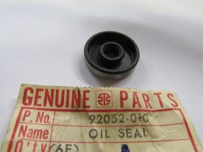1 NOS Genuine Kawasaki F7 KD KE 175, F6 125 Factory OIL SEAL Part OEM 92052-010