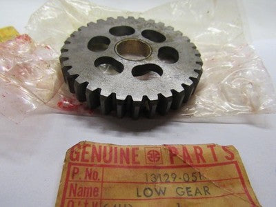 Kawasaki NOS NEW 13129-051 Output Shaft Low Gear 32T F6 F7 KD KE KD175 KE175