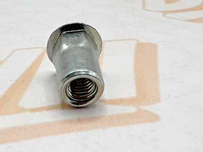 BOMBARDIER INSERT 293450274