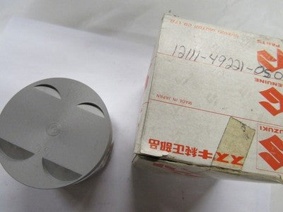 1982-83 NOS SUZUKI GS1100E STOCK PISTON # 12111-49221