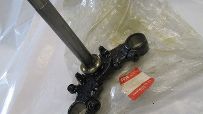 NOS NEW ORIGINAL OEM SUZUKI TS250 TS400 triple tree 1971-1973   51410-30010