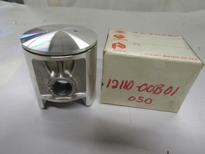 NOS NEW OEM ORIGINAL SUZUKI 1986 RM250  2BD OVER SIZE PISTON 12110-00B01-050