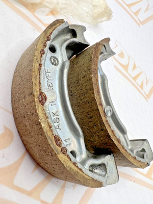 GENUINE Yamaha NOS 18A-W2534-00 BRAKE SHOE SET