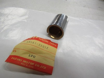 Suzuki 1972-73 GT380    nos carburetor throttle valve LEFT   13561-33012