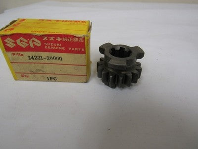 SUZUKI T125 STINGER  1969-1972  2ND DRIVE GEAR  NOS OEM # 24221-20000