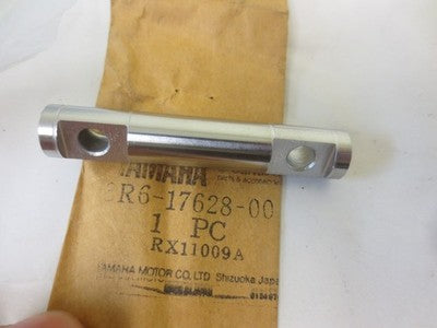 Genuine Yamaha Primary Sheave Weight Pin SR540 8R6-17628-00 NEW NOS