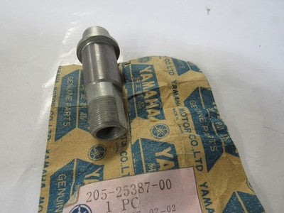 NOS Yamaha 1970-1971 HT1 1968 YL2CM Sprocket Shaft 205-25387-00