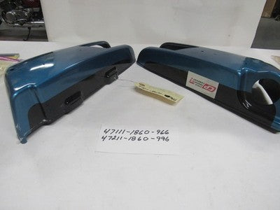 SUZUKI GT250 1974 SIDE COVER SET  RIGHT AND LEFT    BLUE