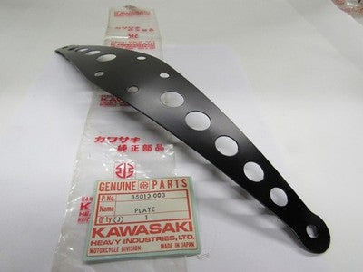 NOS KAWASAKI 1971-1973 G4TR, F6, F7 FRONT FENDER BRACKET 35013-003