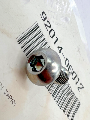 Yamaha BOLT, BUTTON HEAD(3JP) 92014-06012-00 OEM NEW