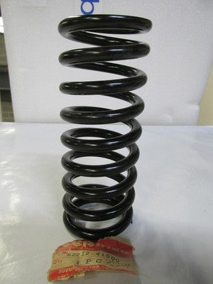 Suzuki NOS 62212-41500         1978-79 PE175  Suzuki Rear Shock SPRING