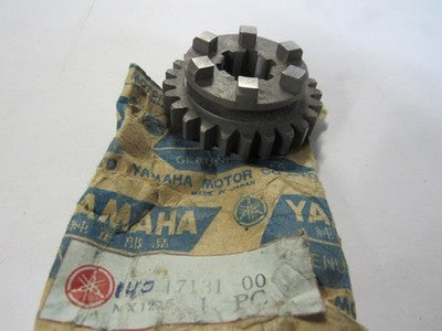 NOS OEM YAMAHA 1965-1966 YA6 YA6B GEAR 3RD PINION # 140-17131-00