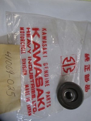 1976 1977 1978 1979 KAWASAKI KD175 KD 175 - FRONT WHEEL AXLE COLLAR   41069-025