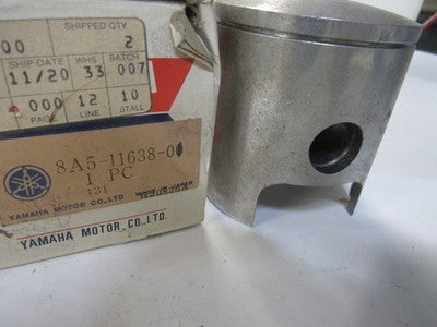 NEW YAMAHA OEM NOS PISTON   8A5-11638-01   4TH OVER 1.0MM EX340 EX440 GP440