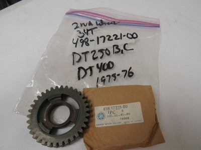 498-17221-00 NOS Yamaha Transmission 2nd Gear DT250 DT400 1975-76