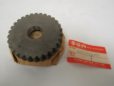 SUZUKI LT250R  1985 1986  NOS 1ST DRIVEN GEAR 24311-19A01  NOS