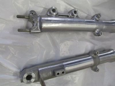 Genuine Suzuki GS400 NOS FRONT FORK LEG SET 51140-44031 51130-44033