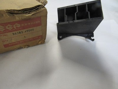 NOS NEW ORIGINAL OEM SUZUKI GS1000 PIVOT BULB CASE 36382-49000