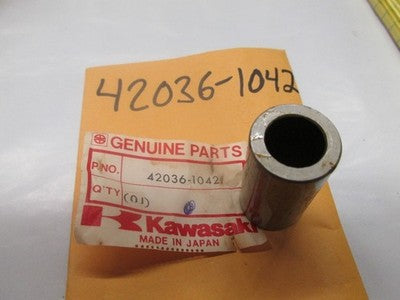 NOS GENUINE KAWASAKI KX KDX 80 SWINGARM CHAIN GUIDE SLEEVE 42036-1042 NEW